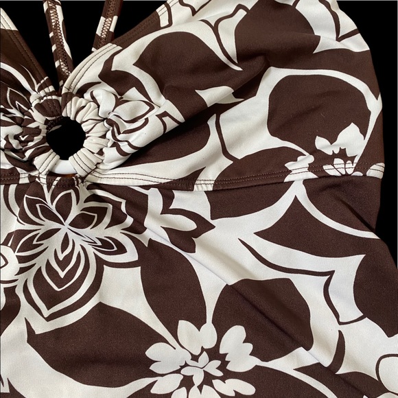 hawaiian print top in beautiful brown and white colorway! - Picture 3 of 4